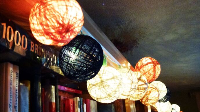 A Homemade Fairy-Light Garland