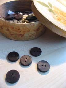 Artefacts from buttons