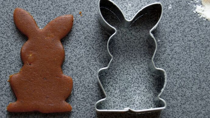 A Gingerbread Rabbit Garland