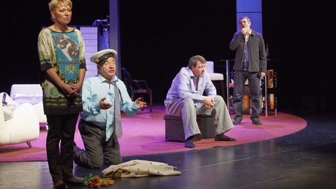 ПУТНИКИ В НОЧИ - At the Riga Russian Theatre